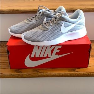 Nike Women’s Tanjun size 9.5